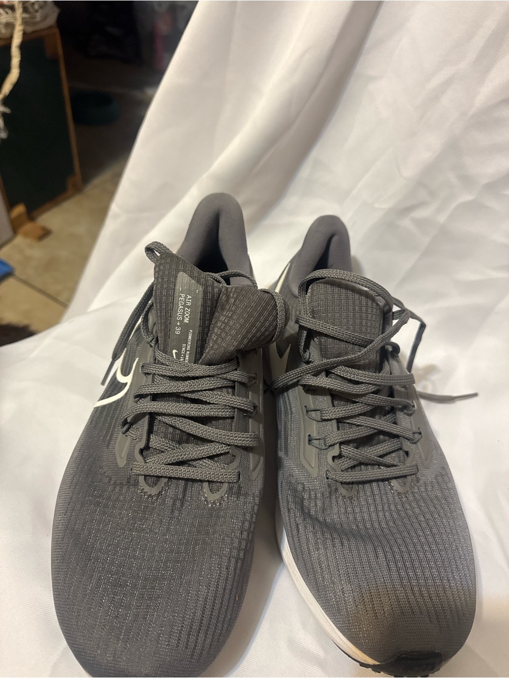Nike Men's Gray Lightweight Running Shoes - Breathable Knit Sneaker
